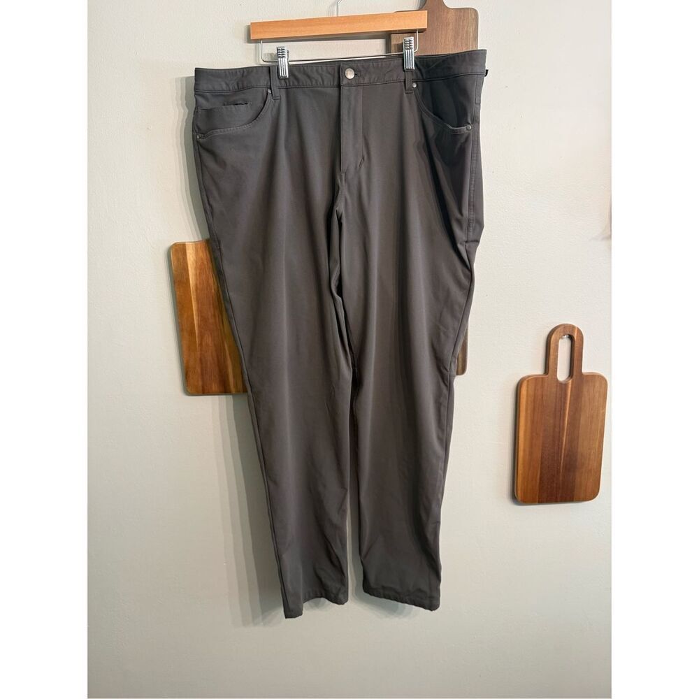 Lululemon Stretch Classic Fit Performance Golf Chino Pants Charcoal Gray Size 40